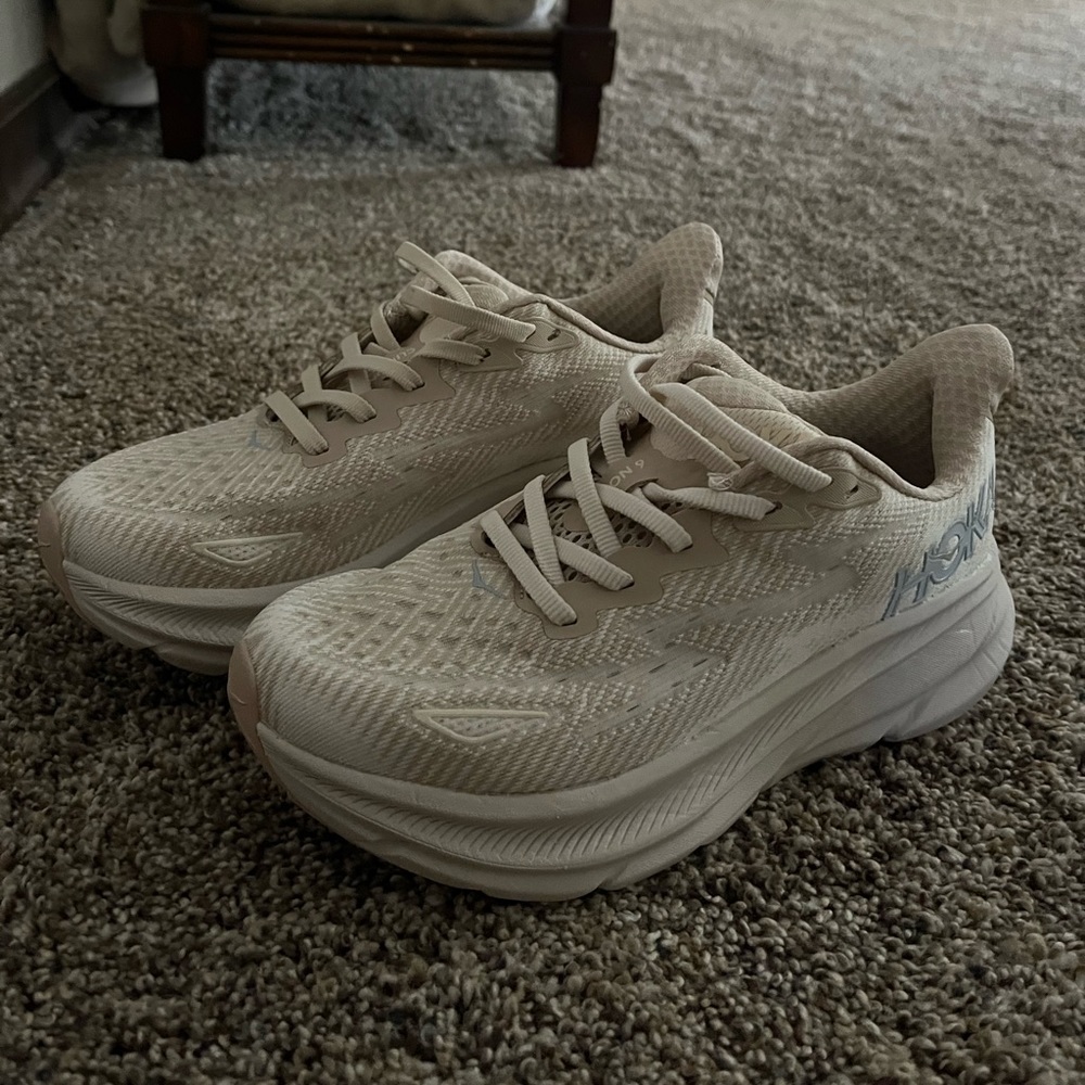 WOMENS HOKA CLIFTON 9